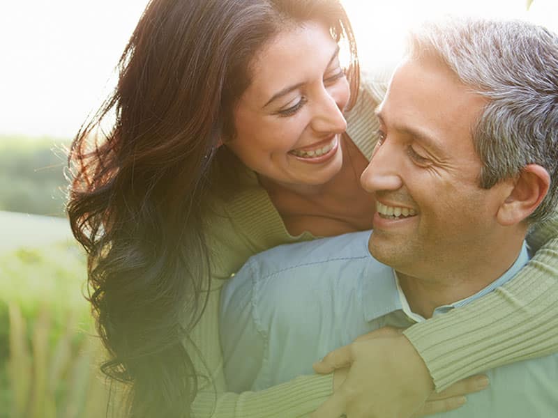 healthy-hispanic-couple-regenerative-medicine-800x600pxY healthy happy regenerative medicine couple